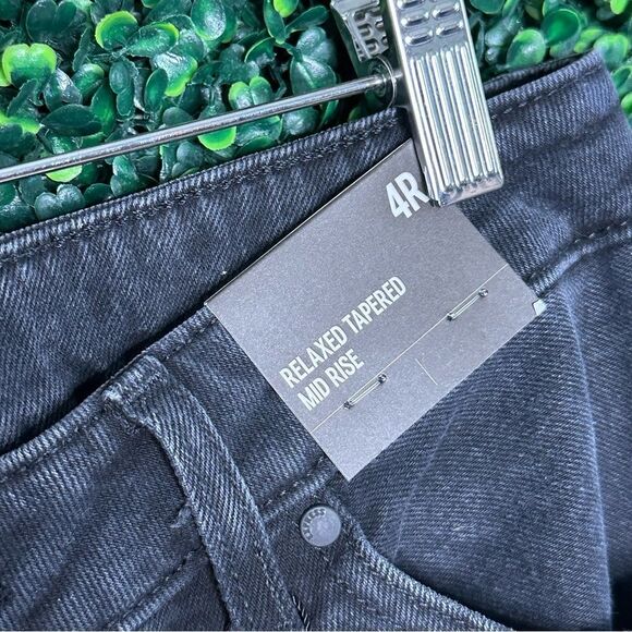 NWT Express Off Black Mid Rise Tapered Relaxed Denim Jeans Size 4R - Picture 4 of 8